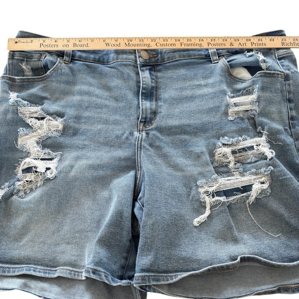Lane Bryant Distressed Stretch Denim Jean Shorts Women Plus Size 24 Bermuda Boho - Picture 4 of 16
